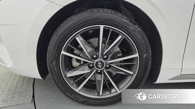 Hyundai The New Grandeur IG id 4293559 из Кореи 28