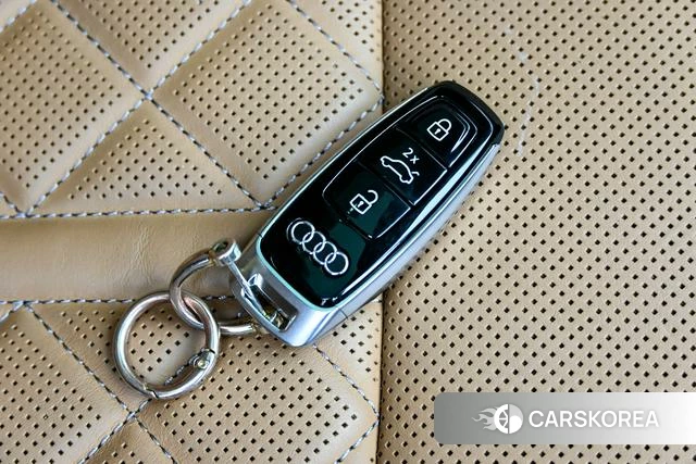 Audi A8 id 4260810 из Китая 15