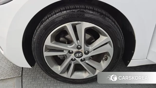 Hyundai Avante AD id 3449854 из Кореи 15