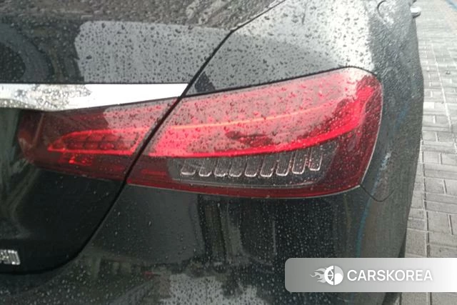 Mercedes-Benz E-class id 4259969 из Китая 12