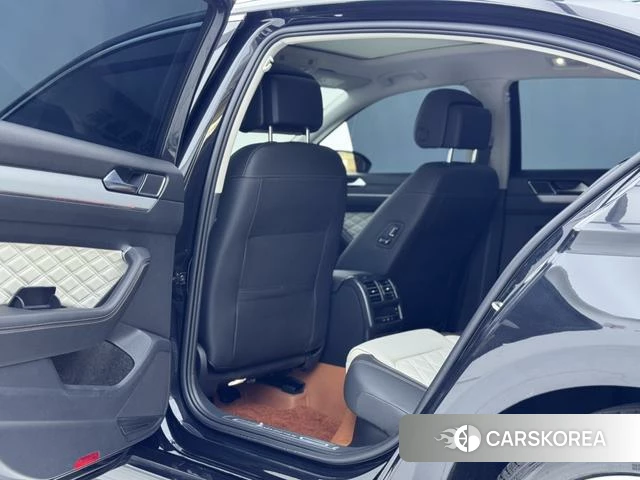 Volkswagen Magotan 2023 Черный из Китая, фото 5