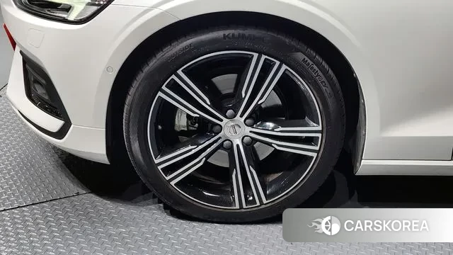 Volvo S60 3rd generation id 3760709 из Кореи 15