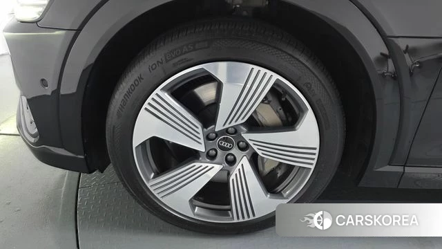 Audi e-Tron id 4249111 из Кореи 23