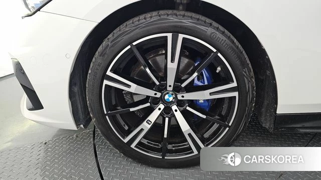 BMW 5 Series (G60) id 4554854 из Кореи 30