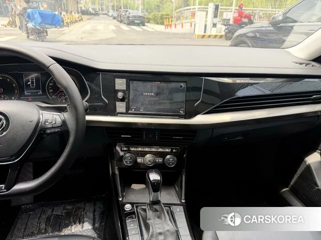 Volkswagen Passat id 4241845 из Китая 11