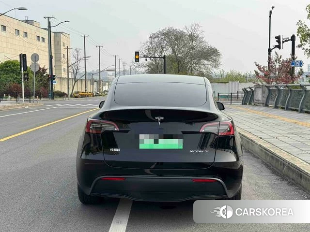 Tesla Model Y 2021 Черный из Китая, фото 5