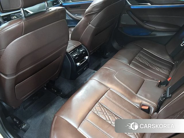 BMW 5 Series (G30) id 4893936 из Кореи 15
