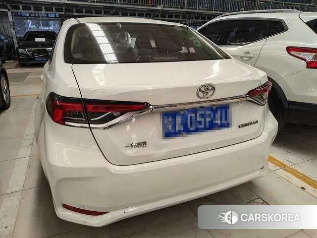 Toyota Corolla 2022 Белый из Китая, фото 5