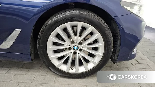 BMW 5 Series (G30) id 3779018 из Кореи 15