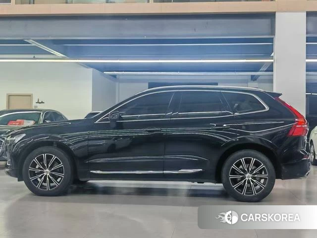 Volvo XC60 2021 Черный из Китая, фото 5