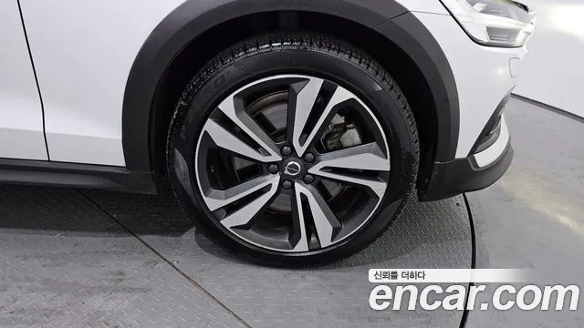 Volvo V60 Cross-Country 2nd Generation id 2945280 из Кореи 15