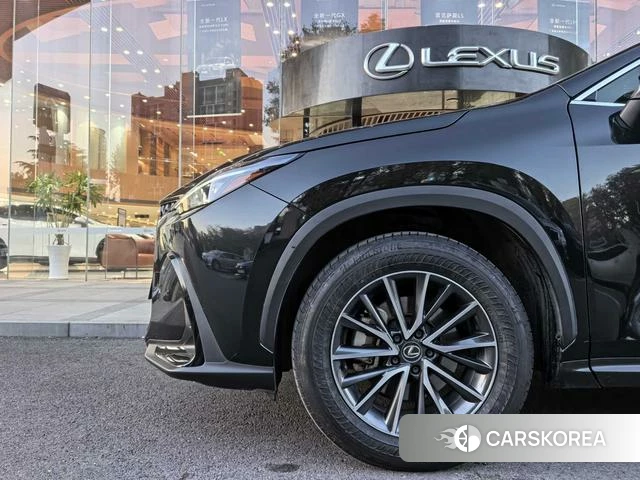 Lexus NX id 4262304 из Китая 11