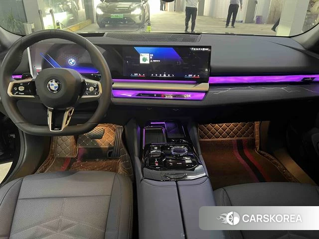 BMW 5 series 2024 Черный из Китая, фото 5