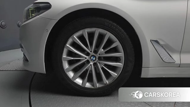 BMW 5 Series (G30) id 4403475 из Кореи 29