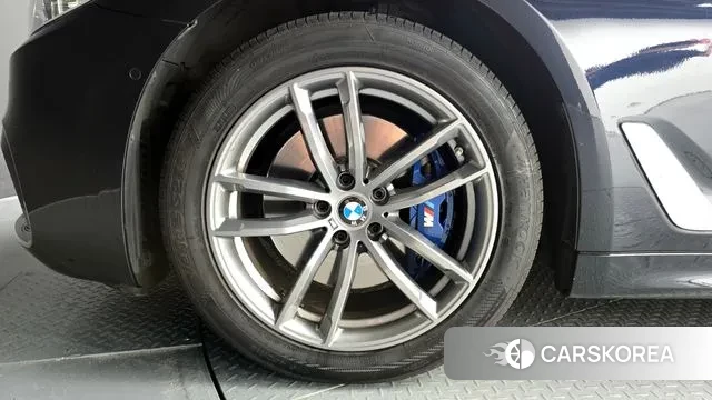 BMW 5 Series (G30) id 3060962 из Кореи 15