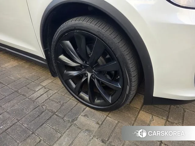 Tesla Model X id 3459371 из Кореи 10