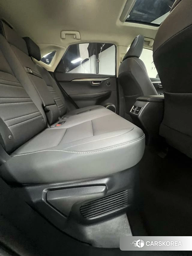 Lexus NX id 4277219 из Китая 20