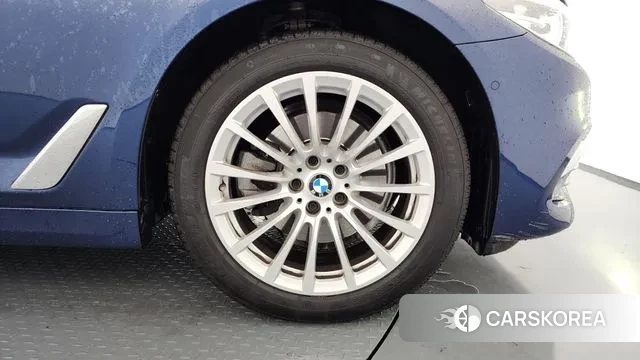 BMW 5 Series (G30) id 3417649 из Кореи 15