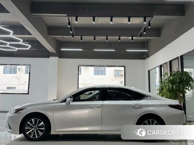Lexus ES 2021 Белый из Китая, фото 5