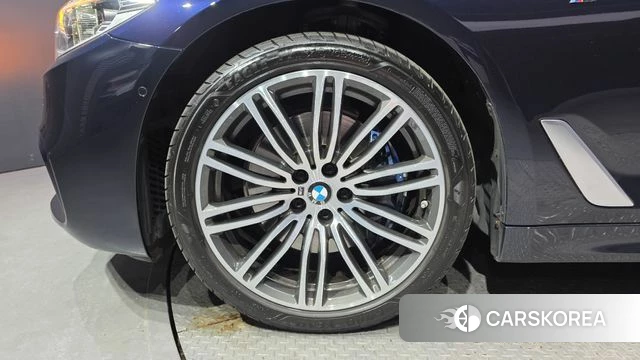 BMW 5 Series (G30) id 4371039 из Кореи 32