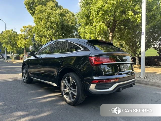 Audi Q5L Sportback 2021 Черный из Китая, фото 6