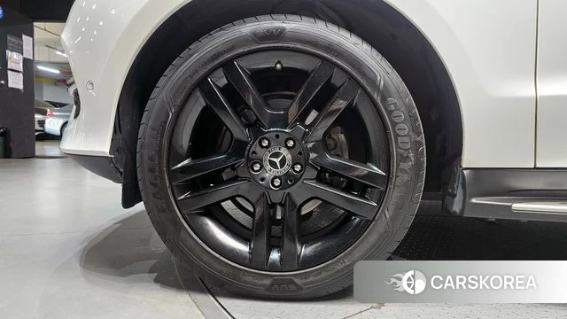Mercedes-Benz GLE - Class W166 id 4269355 из Кореи 25