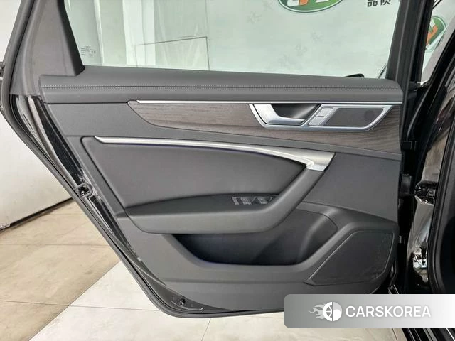Audi A6L id 4366071 из Китая 26