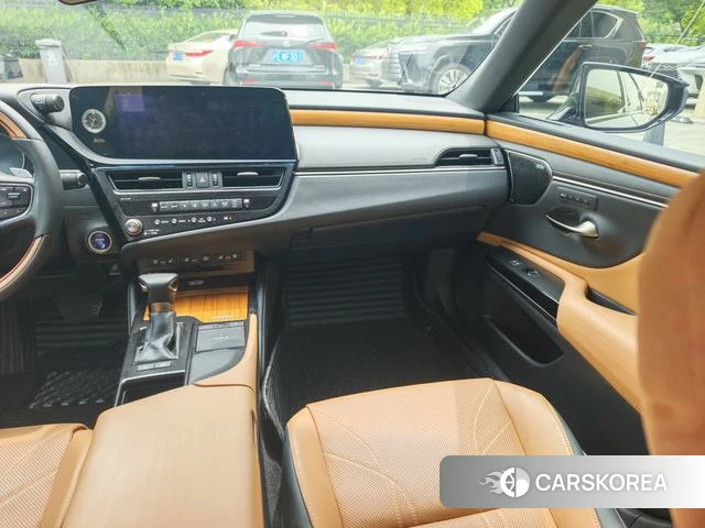 Lexus ES id 4353785 из Китая 14