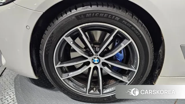 BMW 5 Series (G30) id 3629623 из Кореи 15