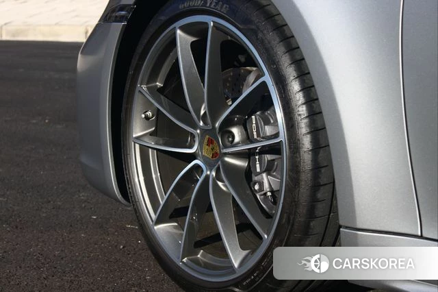 Porsche 911(992) id 4315225 из Кореи 15