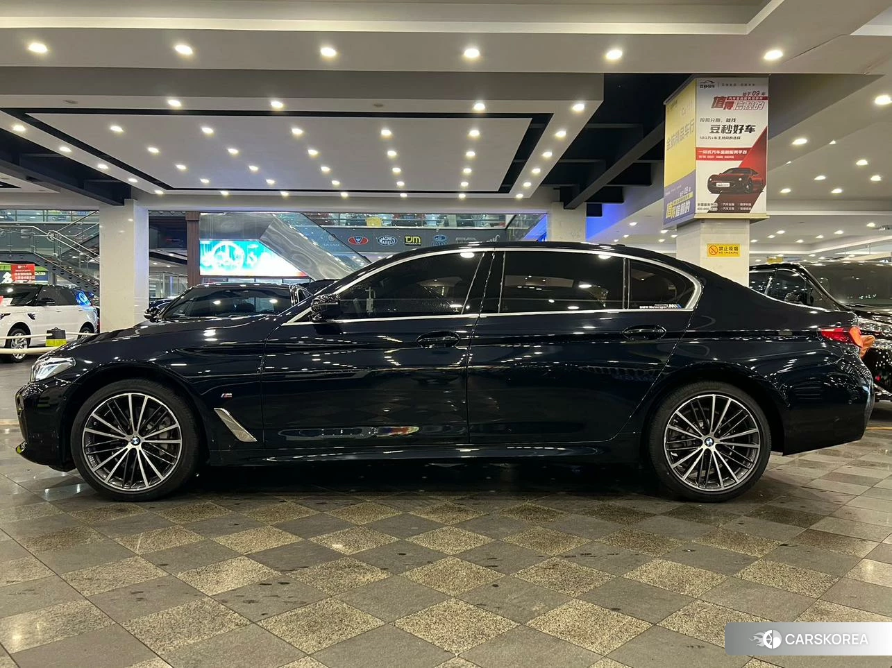 BMW 5 series 2023 Черный из Китая, фото 5