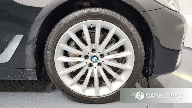 BMW 5 Series (G30) id 3231560 из Кореи 15