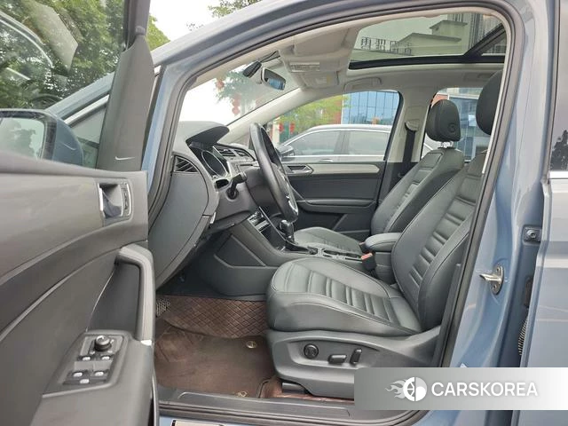 Volkswagen Touran L id 4290593 из Китая 24