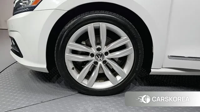 Volkswagen The New Passat id 3357115 из Кореи 15