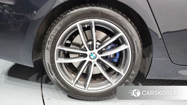 BMW 5 Series (G30) id 3745934 из Кореи 15