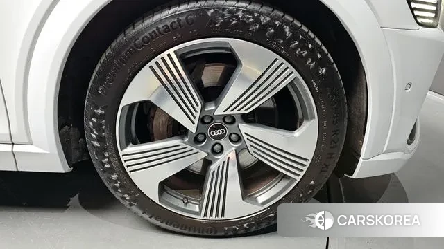 Audi e-Tron id 2989809 из Кореи 15