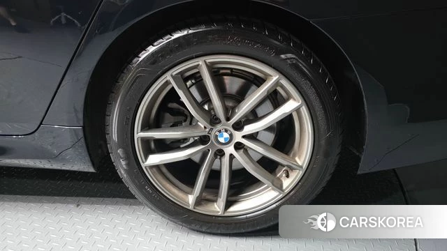 BMW 5 Series (G30) id 4465129 из Кореи 28