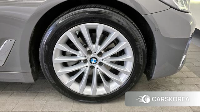 BMW 5 Series (G30) id 3833387 из Кореи 15