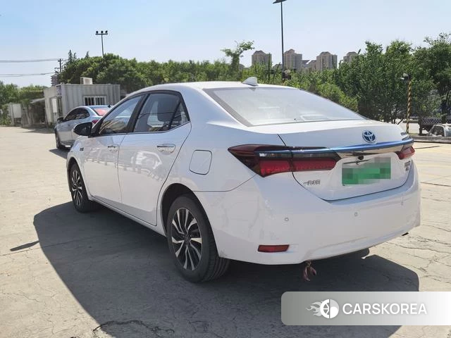 Toyota Corolla dual engine E+ 2022 Белый из Китая, фото 5