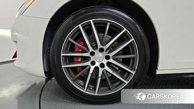 Maserati Ghibli id 4430456 из Кореи 32