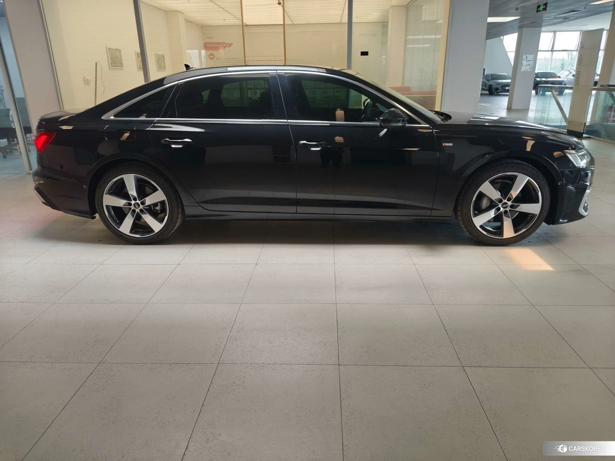 Audi A6L 2022 Черный из Китая, фото 5