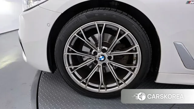 BMW 5 Series (G30) id 3789731 из Кореи 15