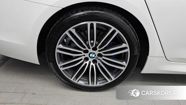 BMW 5 Series (G30) id 4688758 из Кореи 29