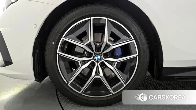 BMW 5 Series (G60) id 3442162 из Кореи 15