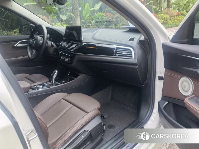 BMW 1 series id 3908619 из Китая 9