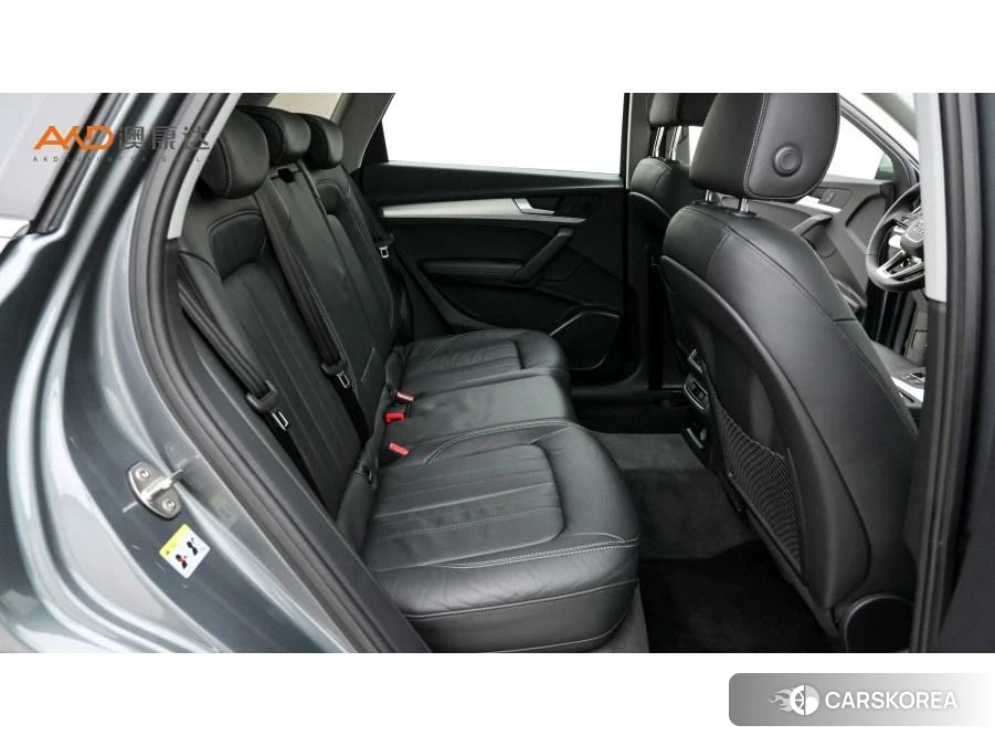 Audi Q5L 2020 Серебристо-серый из Китая, фото 5