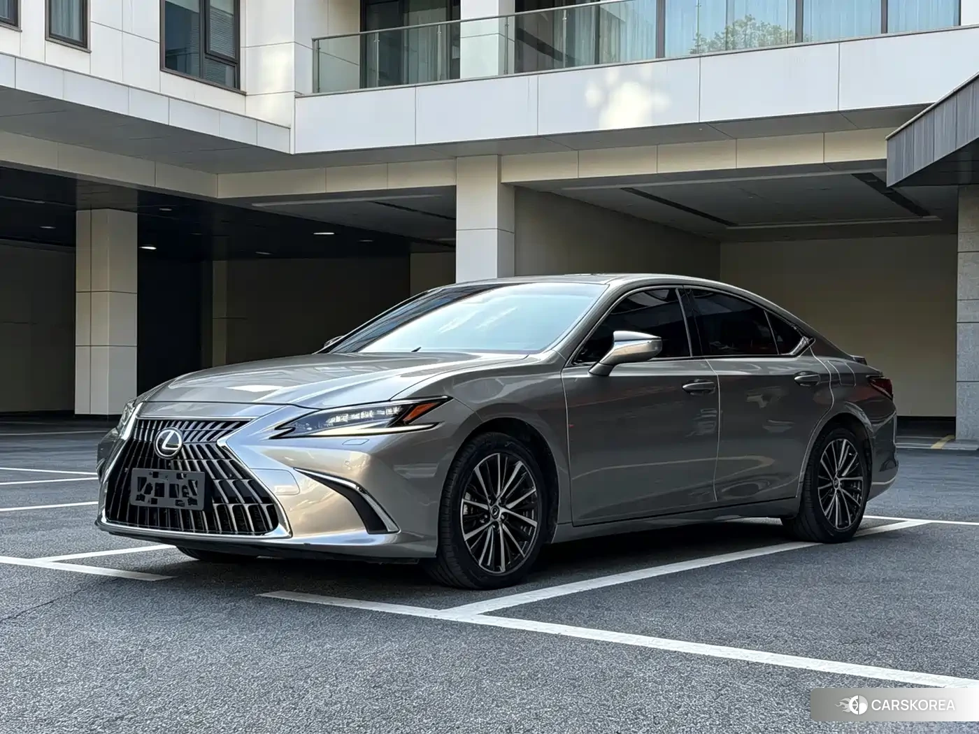 Lexus ES 2023 Champagne/brown из Китая, фото 5