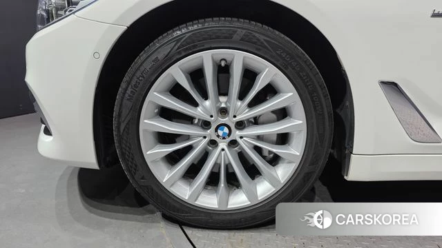 BMW 5 Series (G30) id 4390503 из Кореи 31