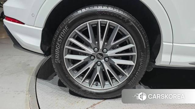 Audi Q3 (F3) id 4646091 из Кореи 26