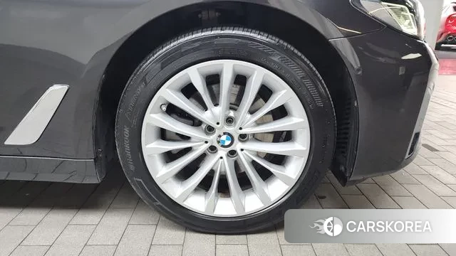 BMW 5 Series (G30) id 3058938 из Кореи 15